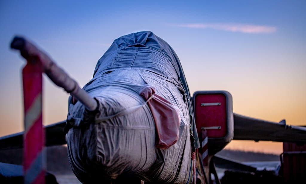 This image has an empty alt attribute; its file name is 326a2005.jpg